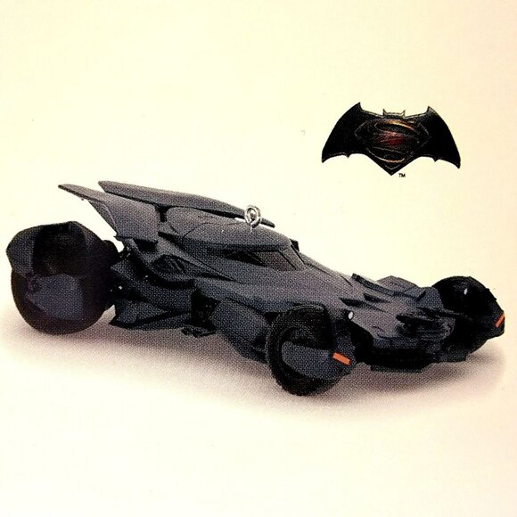 Hallmark Ornament Batmobile Batman V Superman Dawn Of Justice 2016 QXI3064 New - Picture 1 of 5
